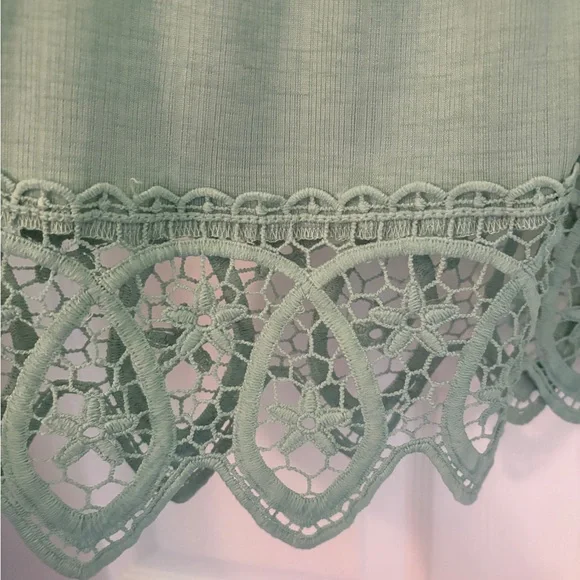 NWOT, Love Sage Med. Green Lace Accent Blouse - Picture 4 of 6